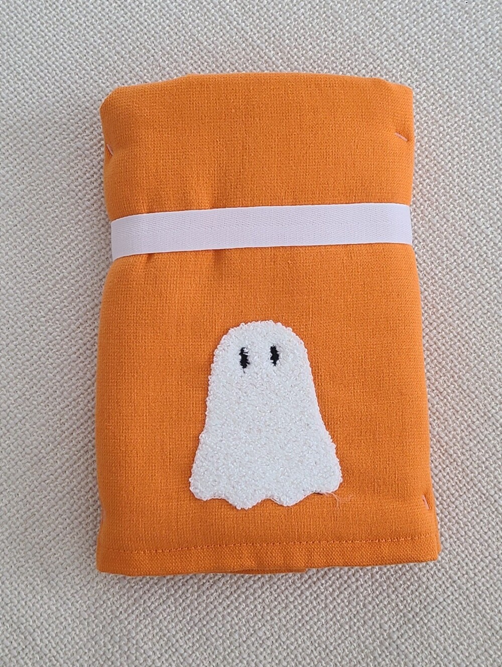 Set of 2 Halloween Ghost Hand Towels